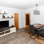 Haus Muehlentrift 01 *